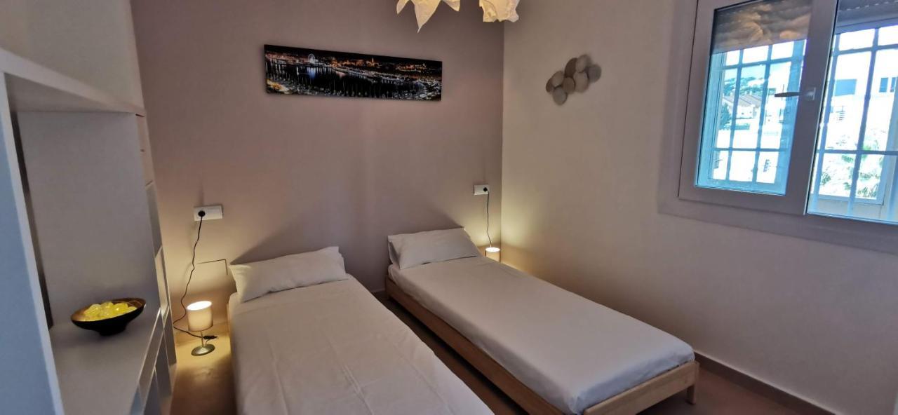 La Perla Cruise Apartment On Private Beach, Modern With Aircon & Wifi Benalmádena Exterior foto