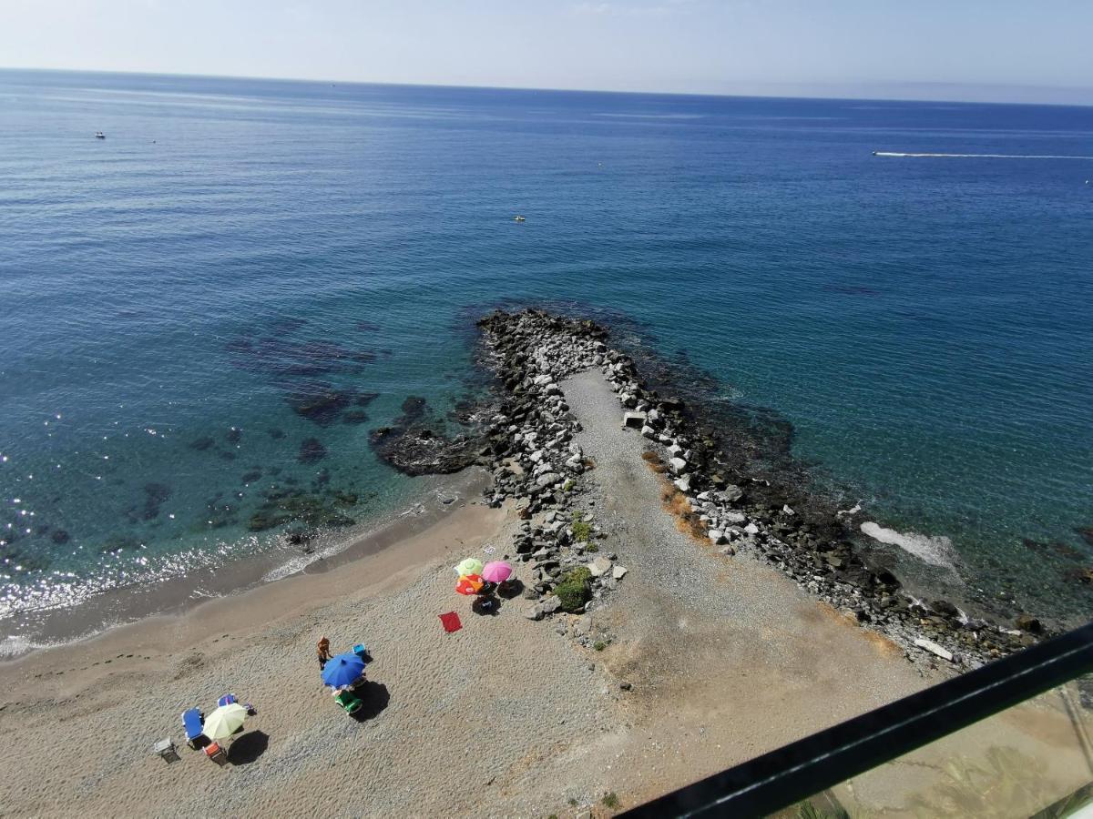La Perla Cruise Apartment On Private Beach, Modern With Aircon & Wifi Benalmádena Exterior foto