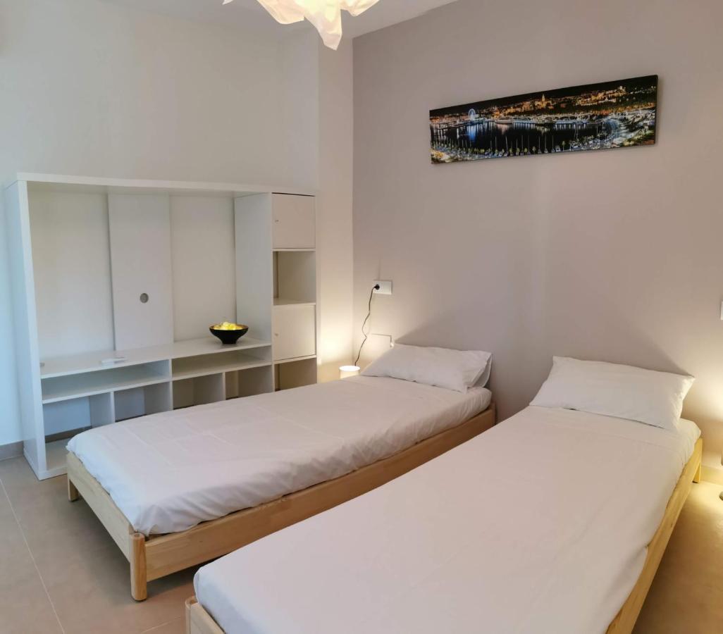 La Perla Cruise Apartment On Private Beach, Modern With Aircon & Wifi Benalmádena Exterior foto